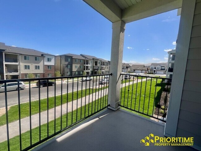Building Photo - 13713 S Hanley Ln