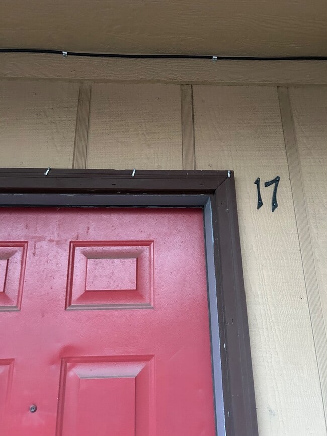 Building Photo - 721 N Vinita Ave