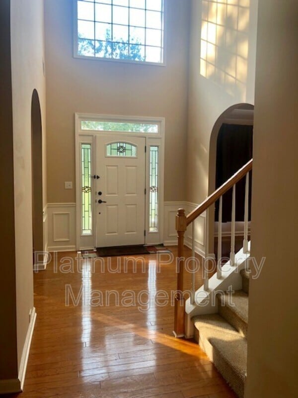 Building Photo - 3335 Woodside Ct
