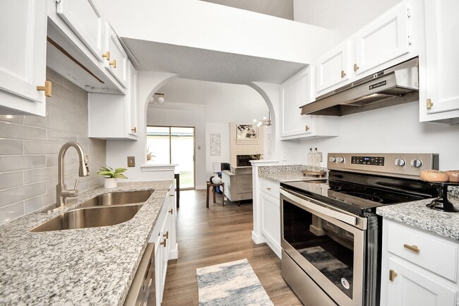 Building Photo - 11611 Highland Meadow Dr