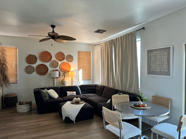 Building Photo - 12700 N 87th Dr