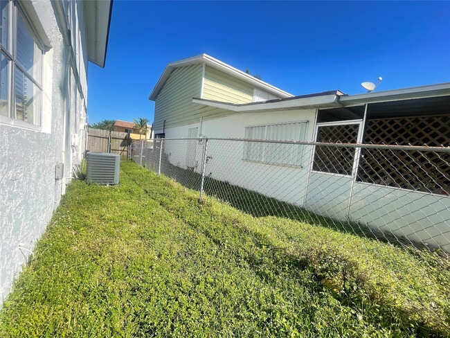 Building Photo - 8010 SW 7th St