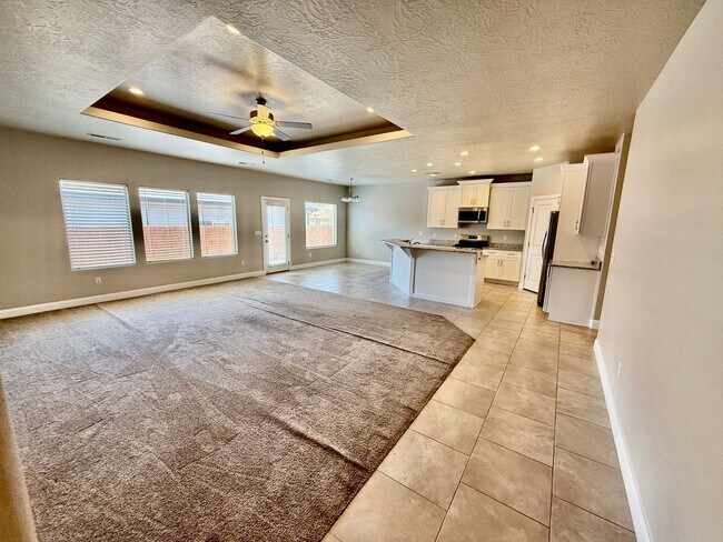 Building Photo - 4 Bedroom Home for Rent