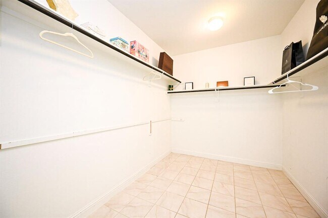 Building Photo - 6326 Grand Drift Ct