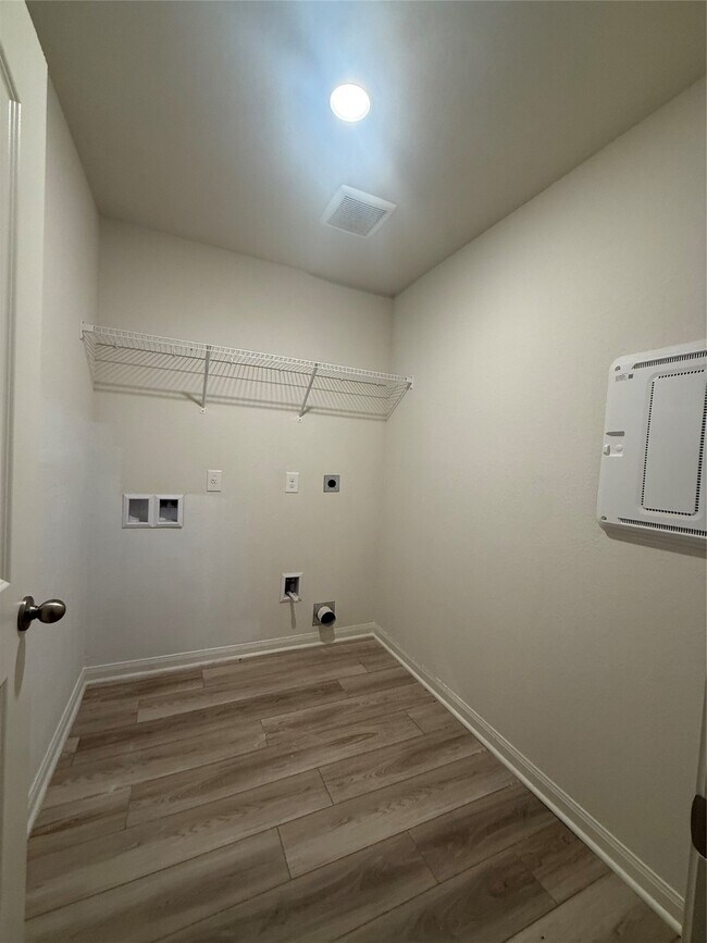 Building Photo - 473 Amberwood Pk Dr