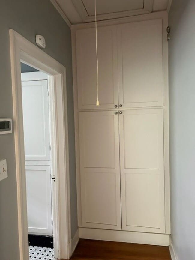 Building Photo - Beautiful Spacious Updated Home In Belhave...