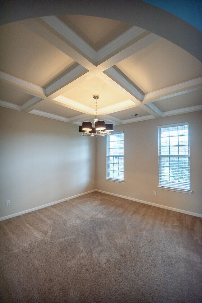 Building Photo - Beautiful home available today!