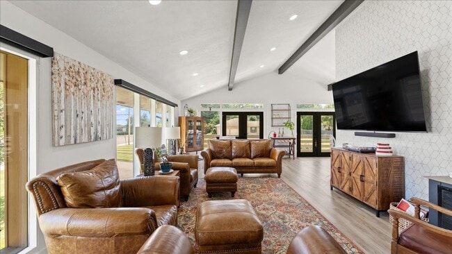 Building Photo - Renovated Mid-Century Modern Home in Belmont West with Finished Basement & Fenced Yard