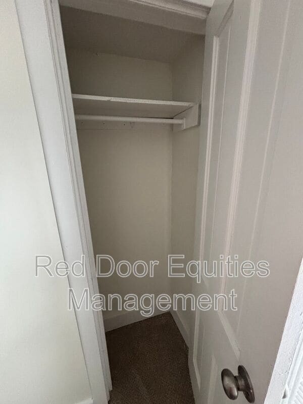 Building Photo - 522 N High St