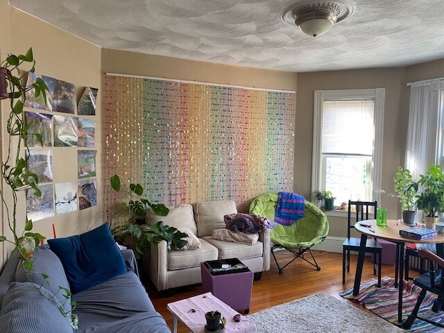 Building Photo - 161 Beacon St