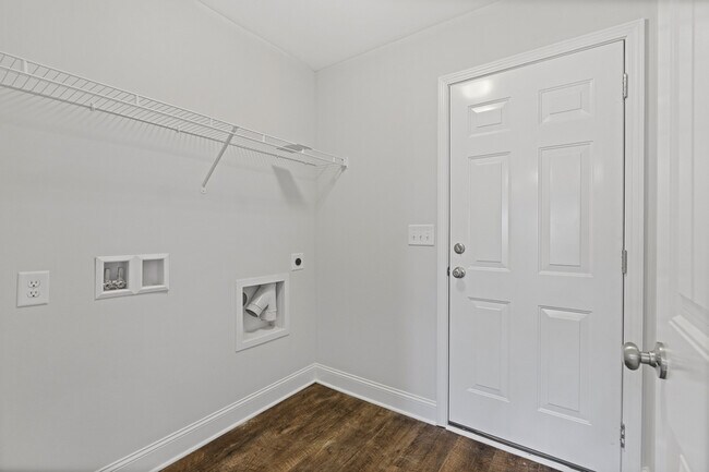Building Photo - 105 Sorrelweed Dr