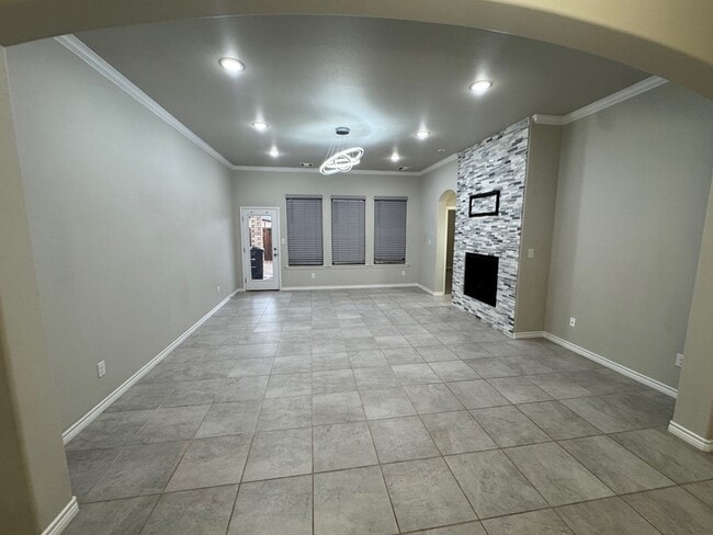 Building Photo - 5209 Lamont Ave