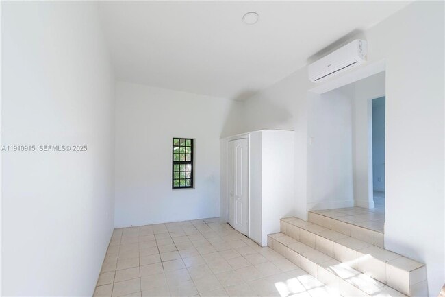 Building Photo - 3718 Sheridan Ave