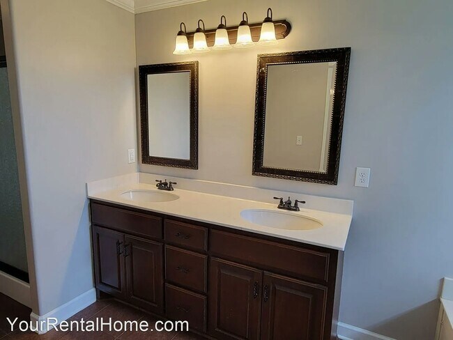 Building Photo - 82 Grove Hill Ln