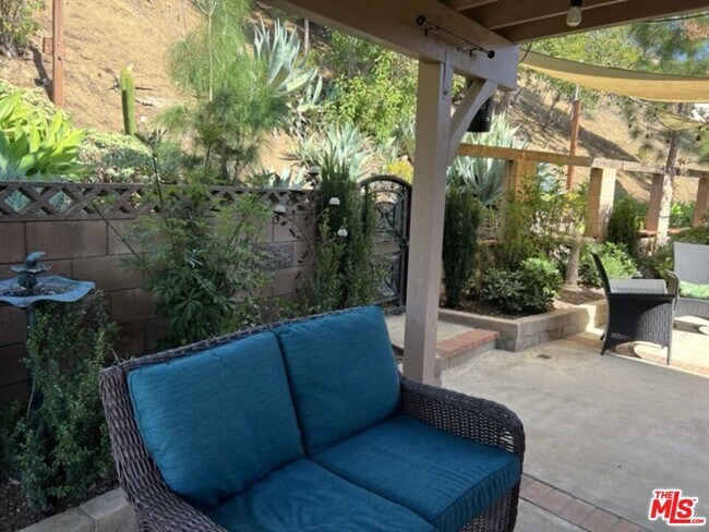 Building Photo - 729 Kenmore Cir