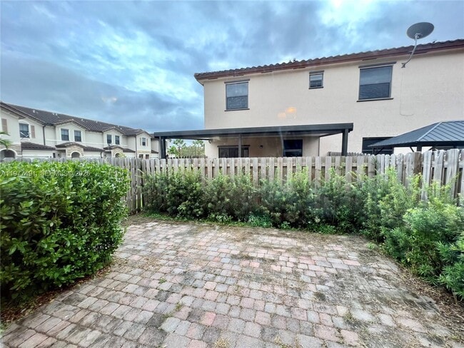 Building Photo - 15000 SW 119th Ln