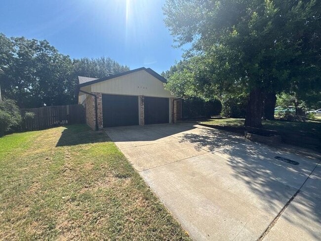 Primary Photo - 3730 Twin Oak Ct