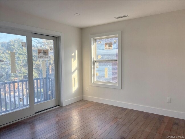 Building Photo - 15 Baylis Ct