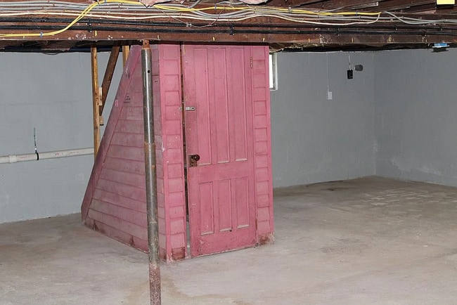 Building Photo - 35 Clark St