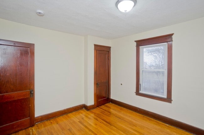 Building Photo - 58-60 Ionia St