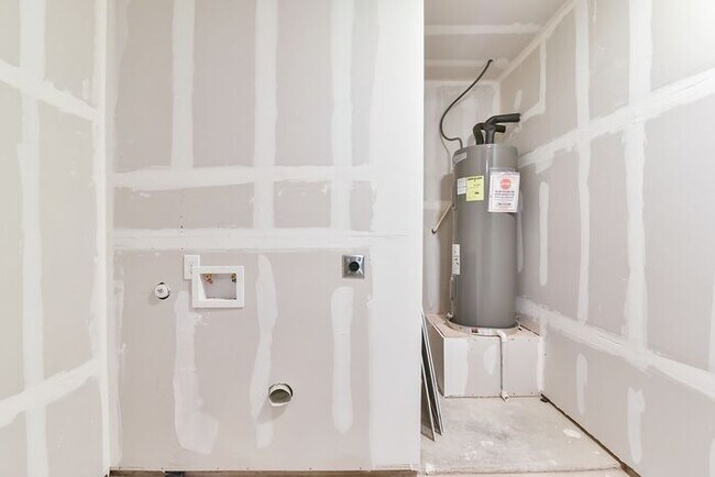 Building Photo - $1650! Fort Worth Duplex NOW LEASING for a July Move-In!