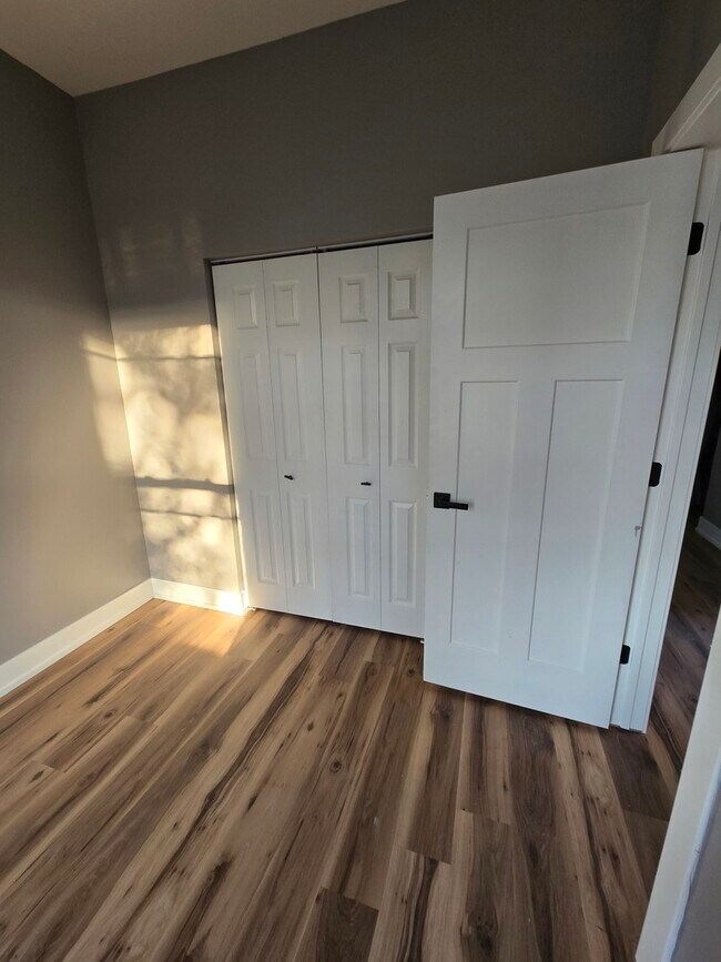 Building Photo - 3732 S Calumet Ave