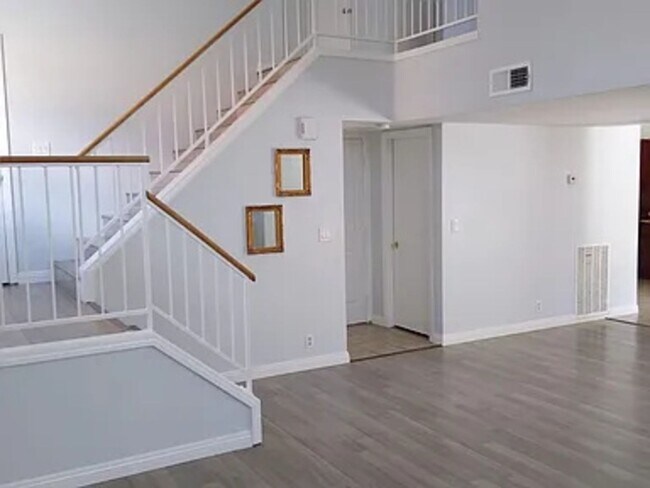 Building Photo - Charming 4BR House in Las Vegas