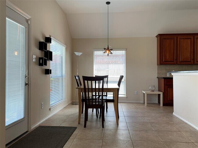 Building Photo - 3023 Aspen Ln