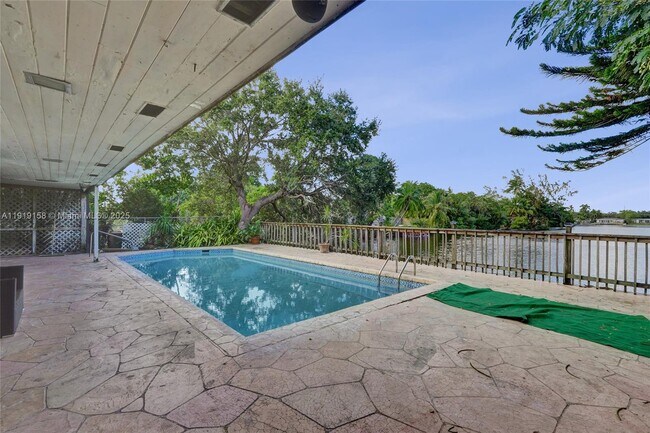 Building Photo - 5551 SW 57th St