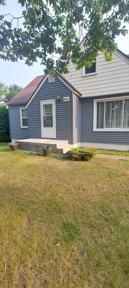 Primary Photo - 1696 Hendrick Rd