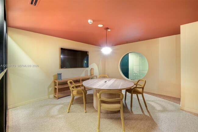 Building Photo - 90 FL-90