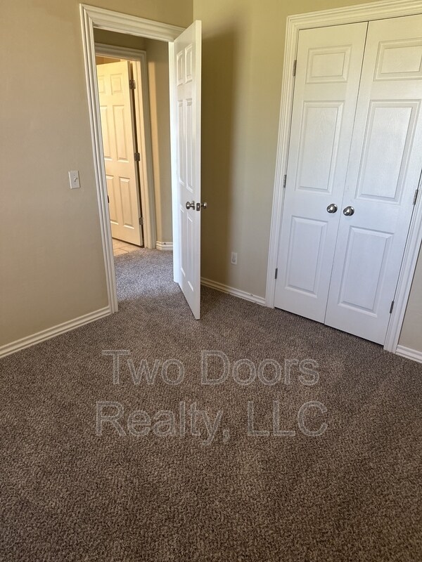 Building Photo - 8113 Waters Edge Way