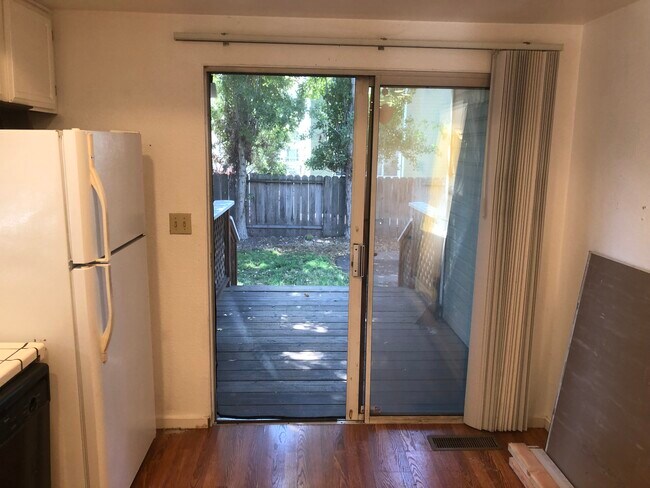 Building Photo - 815 15th St