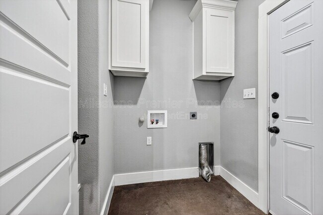 Building Photo - 211 W Murray St