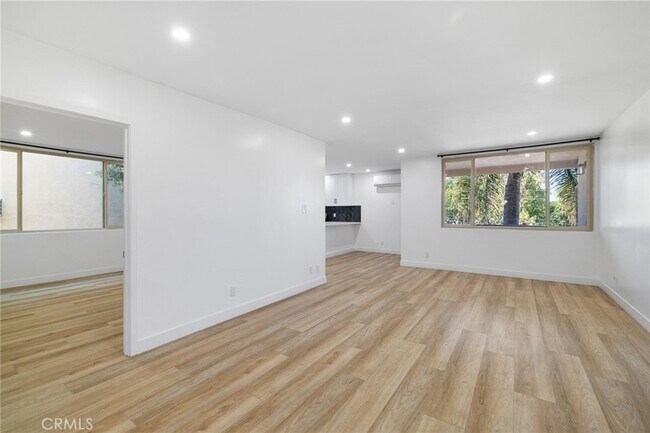 Building Photo - 17000 Burbank Blvd