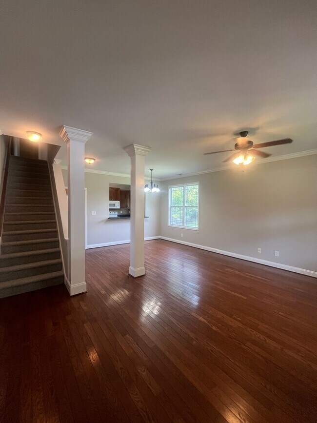 Building Photo - 128 Bentwood Cir