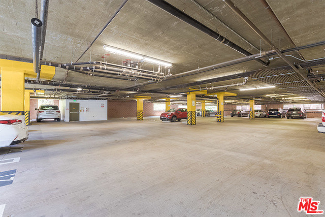 Building Photo - 345 S Gramercy Pl
