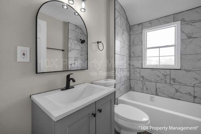 Building Photo - 99 N Waverly St