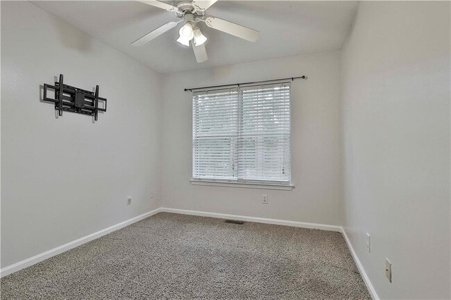 Building Photo - 150 Brentwood Dr