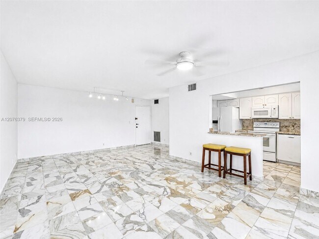 Building Photo - 137 Golden Isles Dr