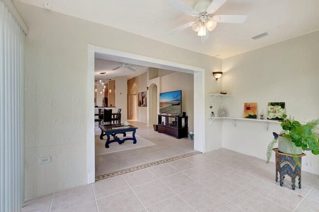 Building Photo - 14211 W La Sedona Cir