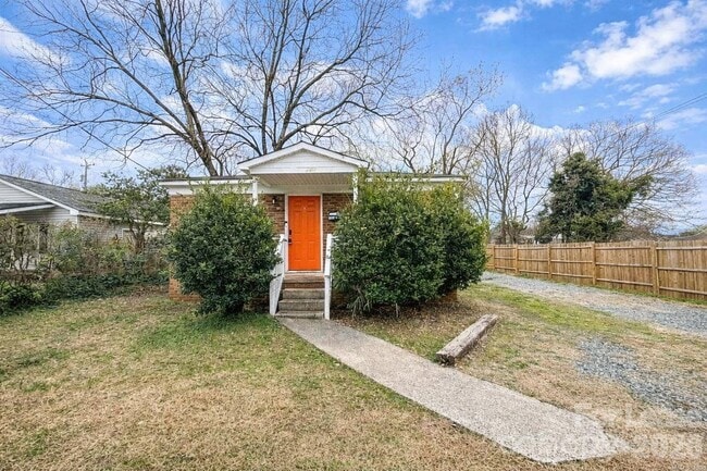 Building Photo - 316 Skyland Ave