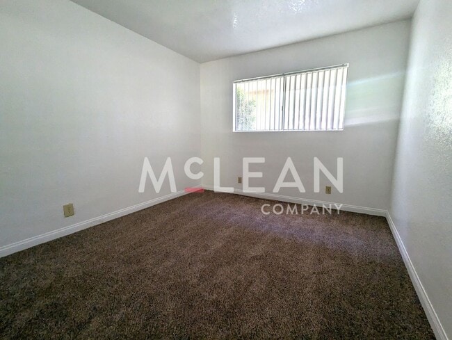 Building Photo - 680 N Ashurst Ct