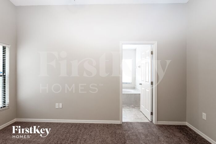 Building Photo - 756 Licaria Dr