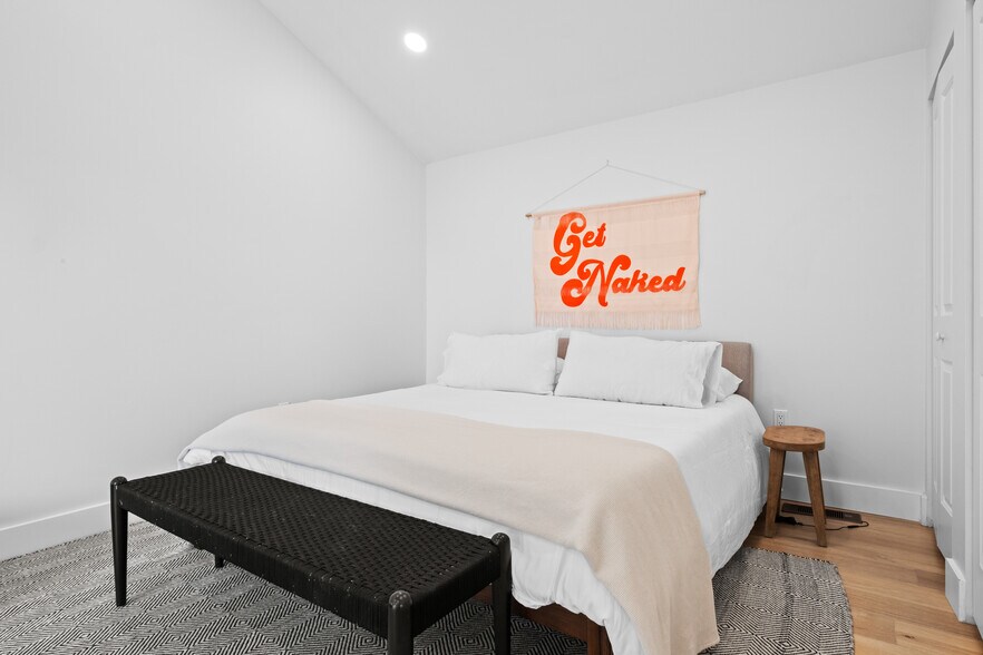 Building Photo - 9417 Winchester Ave