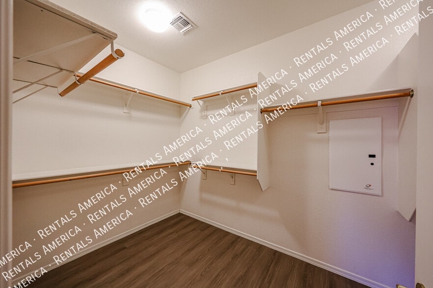 Building Photo - 876 E Riviera Pl