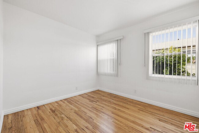 Building Photo - 5324 Vantage Ave