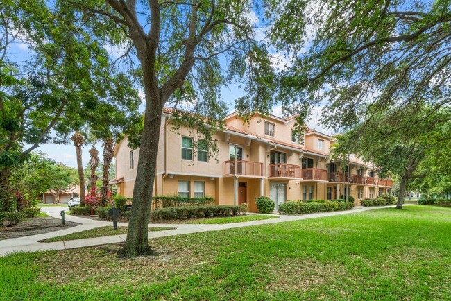Building Photo - 2030 Alta Meadows Ln