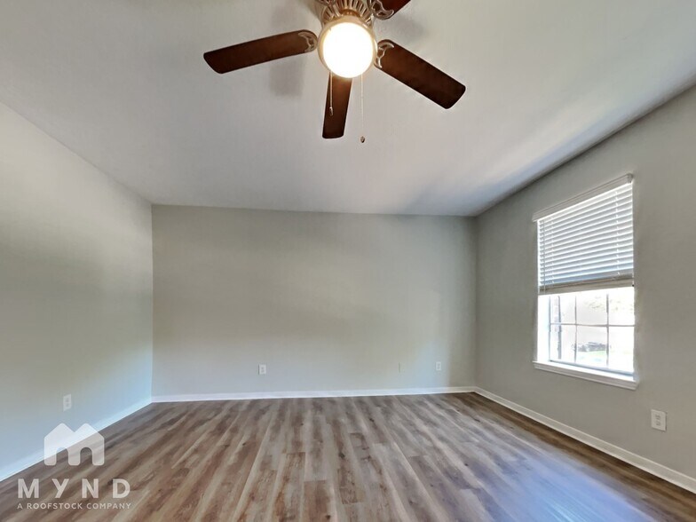 Building Photo - 22715 Tara Way Dr