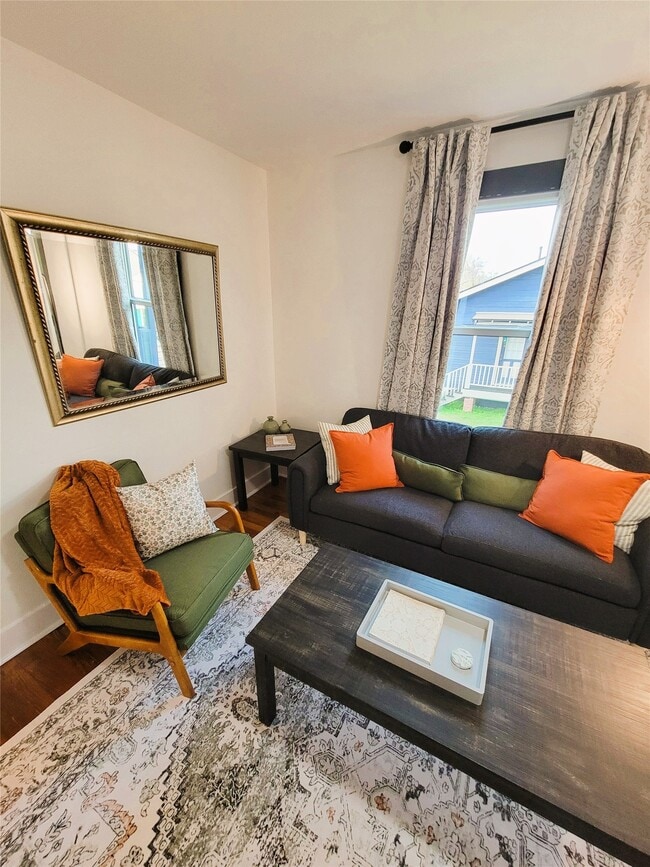 Building Photo - 5011 Avenue Q